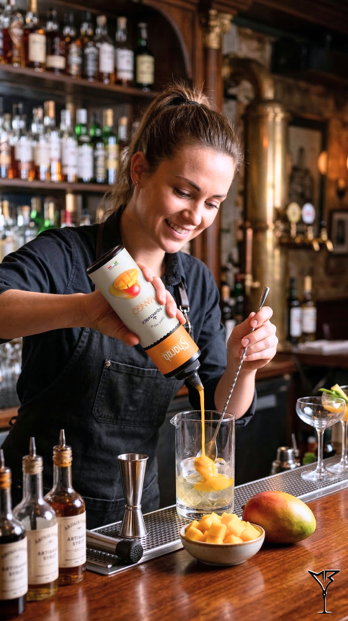 Purée Sharab Squeezer Mangue 400ml - Bouteille souple de purée à la mangue - La Maison du Barman